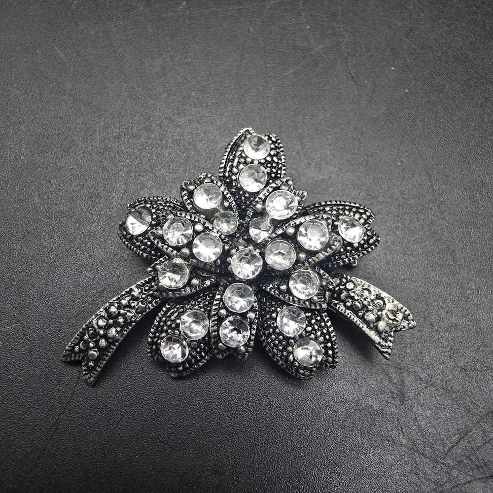 Rhinestone Flower Brooch Gun Metal Silver Tone Star